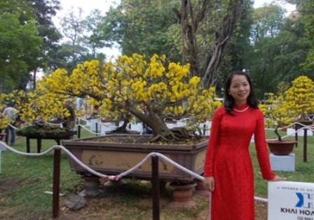 Người và hoa, ai xinh hơn?