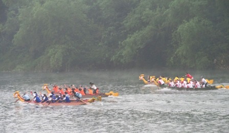 Tranh đua sôi nổi