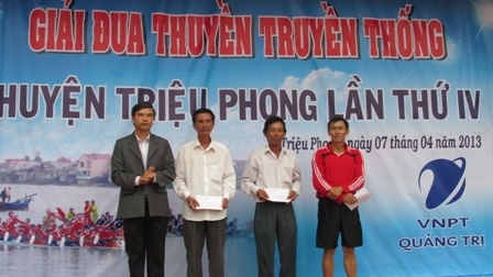 Trao giải cho đội thắng cuộc