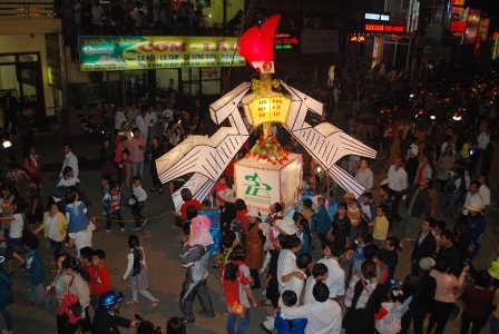 Sa Pa tưng bừng đêm hội hoa đăng