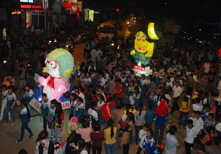 Sa Pa tưng bừng đêm hội hoa đăng