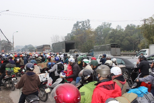 Đồ đạc về quê
ăn Tết lỉnh kỉnh