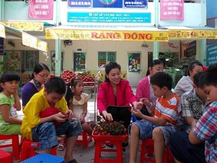 Mua vải thiều là yêu nước! - 1 <p class=MsoNormal style=margin-bottom:0in;margin-bottom:.0001pt;line-height:
normal>