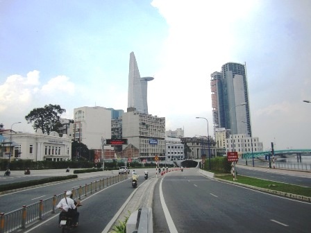 Đường đường hầm sông Sài Gòn hướng từ Võ Văn Kiệt về Mai Chí Thọ