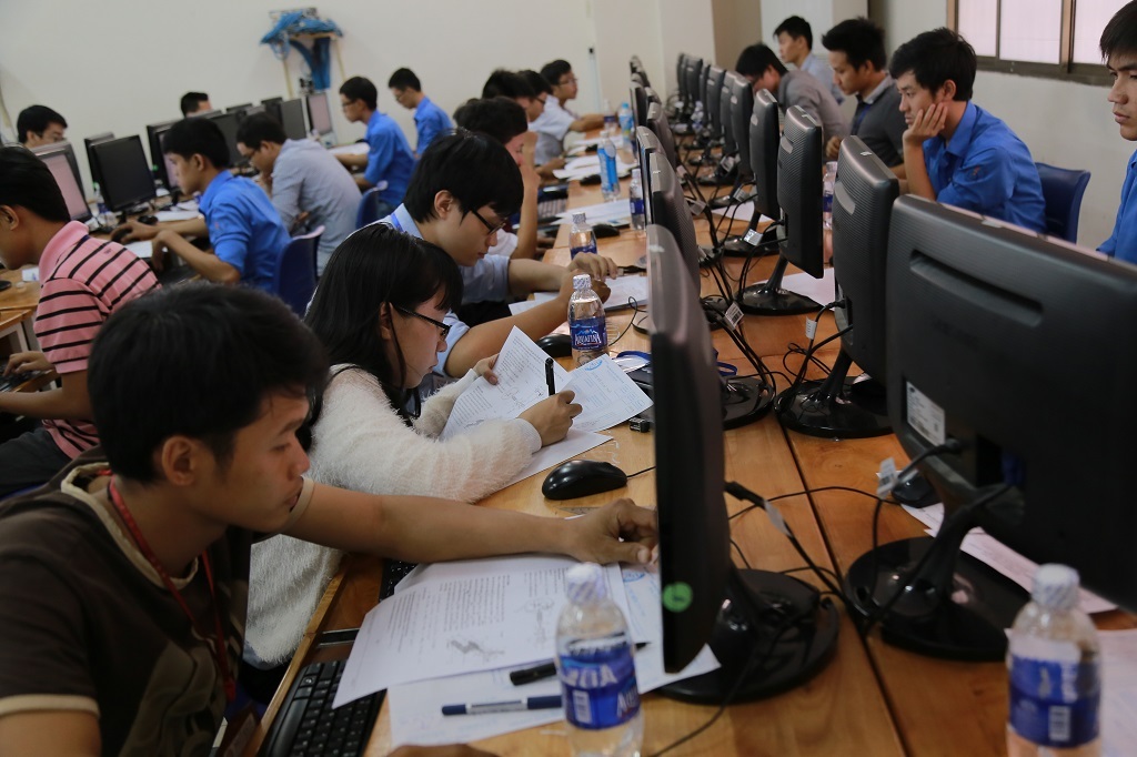 Hơn 400 sinh viên thi Olympic Cơ học toàn quốc - 1 Sinh viên các trường tham gia các nội dung thi đấu đầu tiên của hội thi năm nay