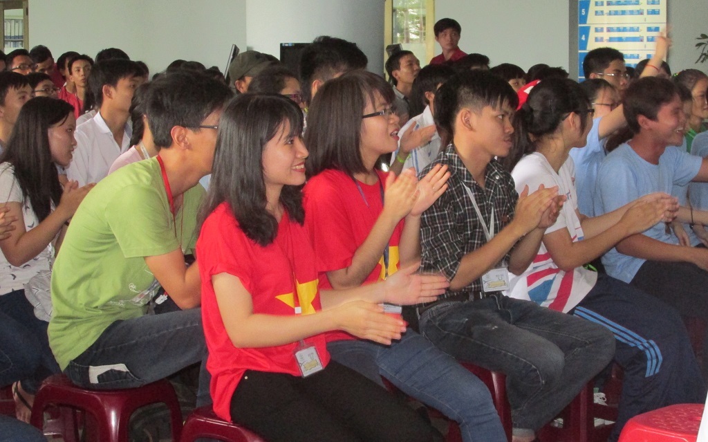 Sinh viên trổ tài xây dựng thành phố tái chế văn minh - 1 Sinh viên trổ tài xây dựng thành phố tái chế văn minh