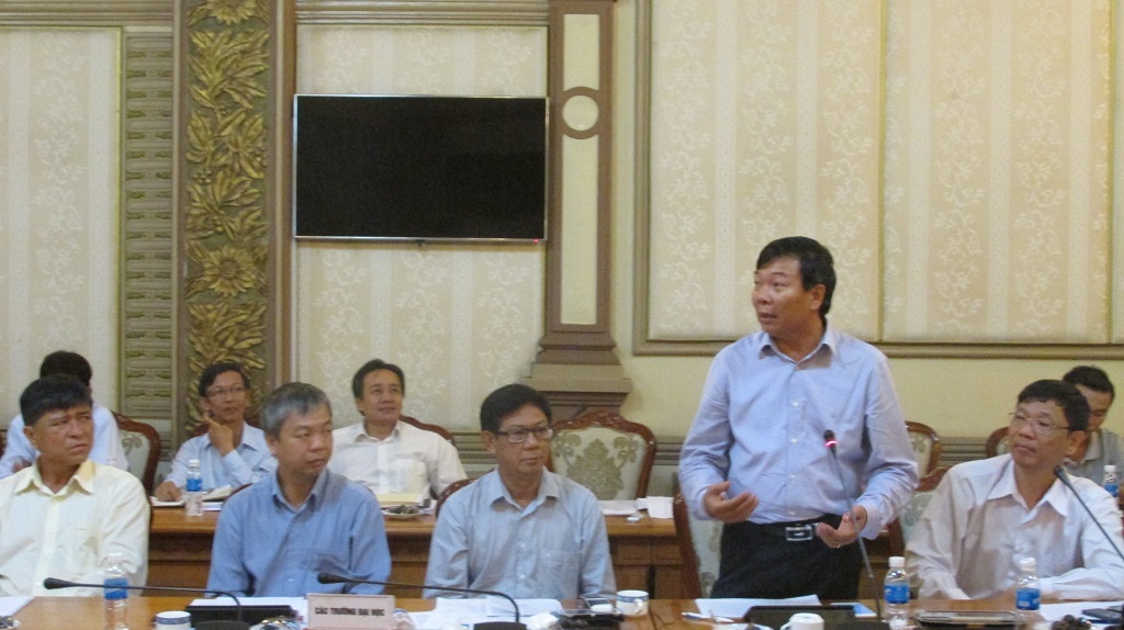 Thí sinh được đổi môn thi đến hết ngày 27/5 - 1 Đại diện cụm thi báo cáo với Phó Thủ tướng về công tác chuẩn bị cho kỳ thi THPT quốc gia năm 2015.
