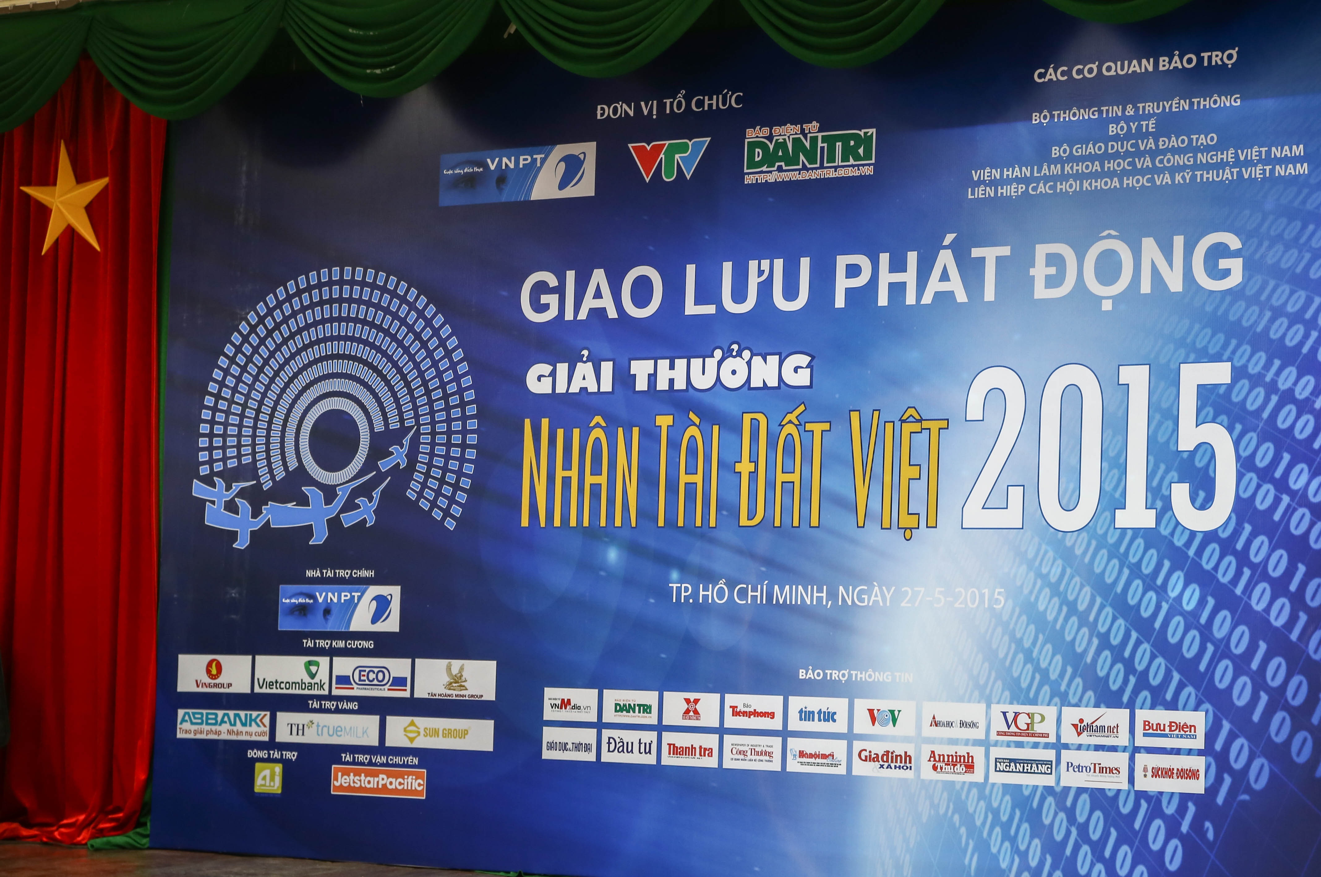 Phát động NTĐV 2015: Sức trẻ hãy sáng tạo để đóng góp cho cộng đồng - 1 Sức trẻ hãy sáng tạo để đóng góp cho cộng đồng