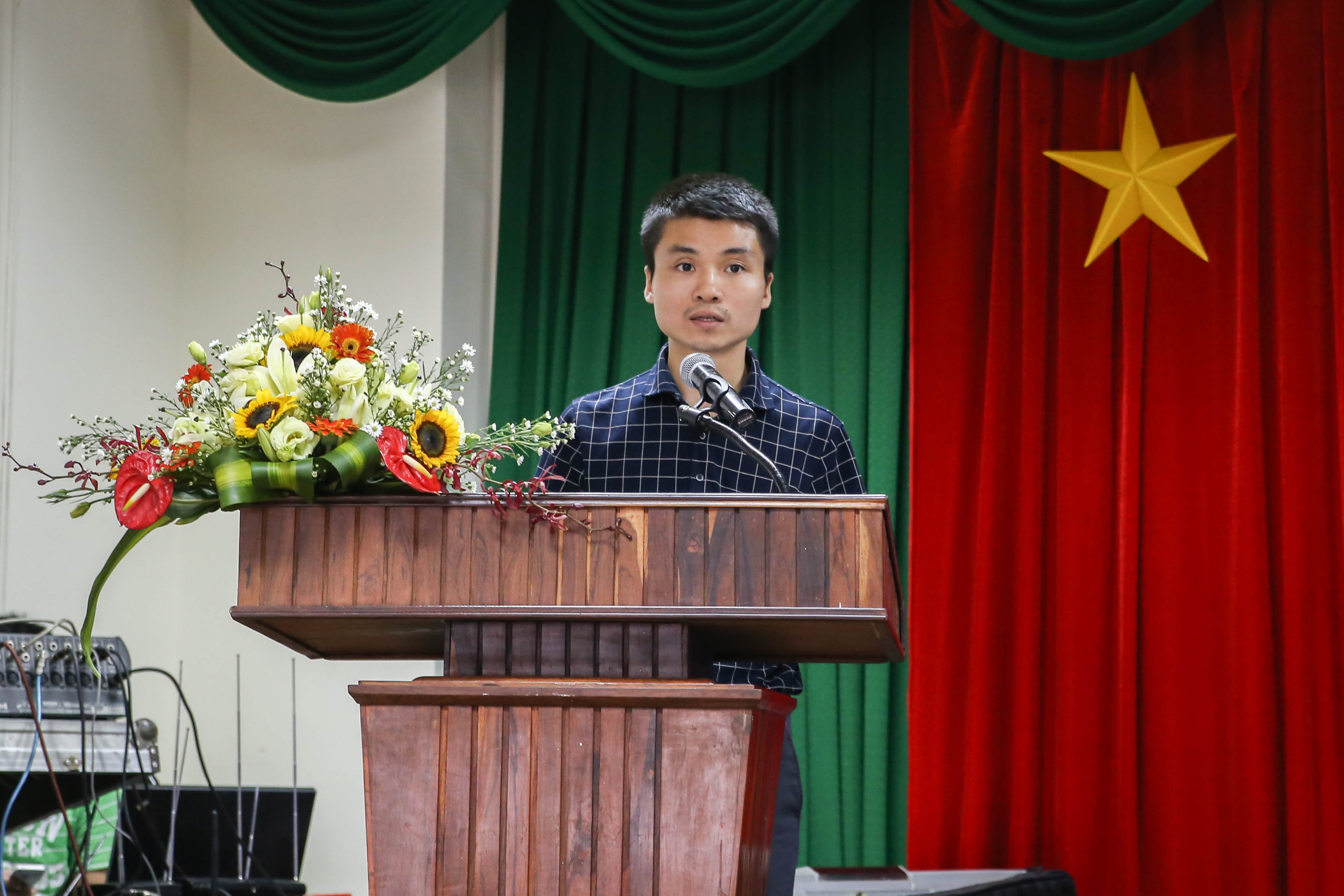 Phát động NTĐV 2015: Sức trẻ hãy sáng tạo để đóng góp cho cộng đồng - 4 Ông Phạm Tuấn Anh, Phó Tổng Biên
tập Báo điện tử Dân trí phát biểu