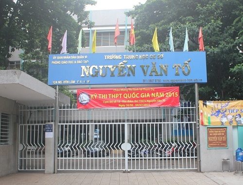 Thí sinh bị đình chỉ lại đến “quậy” trường thi - 1 Điểm thi trường THCS Nguyễn Văn Tố nơi có thí sinh quậy sáng nay