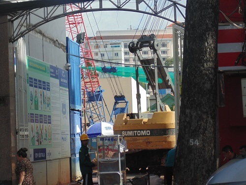 Thí sinh bị “tra tấn” bởi tiếng ồn từ công trình xây dựng - 3 Sáng nay, công trình xây dựng vẫn hoạt động gây tiếng ồn