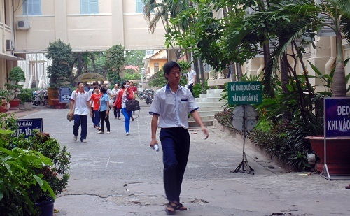 Thí sinh Lương Minh Trọng là thí sinh ra đầu tiên tại điểm thi này