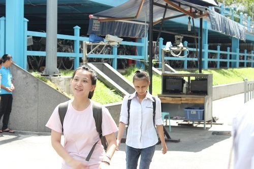 Thí sinh thi xong buổi thi môn Địa lý tại TPHCM (ảnh Xuân Duy)