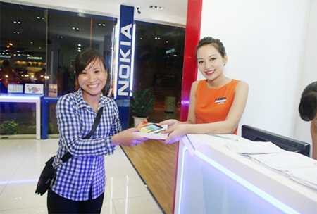 Nokia gây bất ngờ với chương trình bán Lumia 530 giá 530.000 đồng - 5 Tuy được bán với giá cực kỳ sốc song Lumia các máy 530