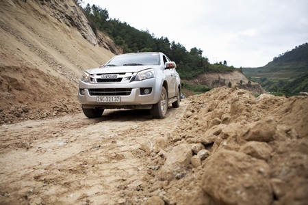 Bắt nhịp rất nhanh với xu thế này, Isuzu D-MAX 2015 mới có sự cải tiến lớn 