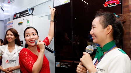 Ốc Thanh Vân đi mua sắm chuẩn bị đón thiên thần mới - 3 Ốc Thanh Vân đi mua sắm chuẩn bị đón thiên thần mới