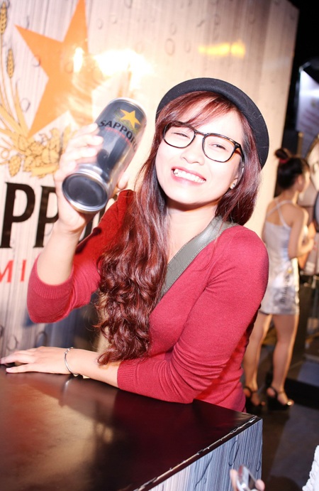 Cùng Sapporo tham gia lễ hội bạc đón năm mới - 2 Tham gia chương trình, khách tham quan còn được nhận nhiều quà tặng từ Sapporo.