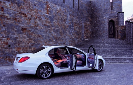 Mercedes-Benz AMG - Thay đổi để khác biệt - 3 S-Class với thiết kế tinh tế và sang trọng đang là mẫu xe sang cỡ lớn
