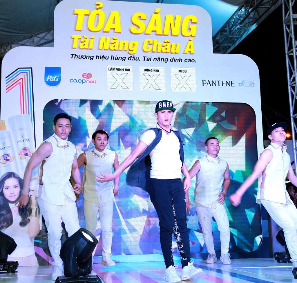 Diễn viên Midu trong vai trò Ban giám khảo