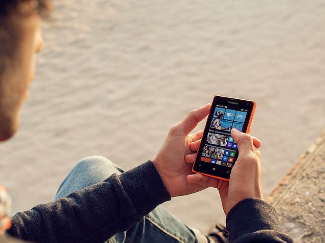 Lumia 532 - Món quà bất ngờ và ý nghĩa cho cha mẹ - 3 Thiết kế đơn giản, tiện dụng