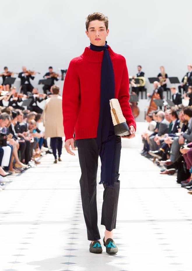 Burberry Prorsum Nam Xuân Hè 2016: Triết lý sống chậm - 13 Công ty Thời Trang & Mỹ Phẩm Duy Anh- DAFC là nhà phân phối chính thức Burberry tại Việt Nam.