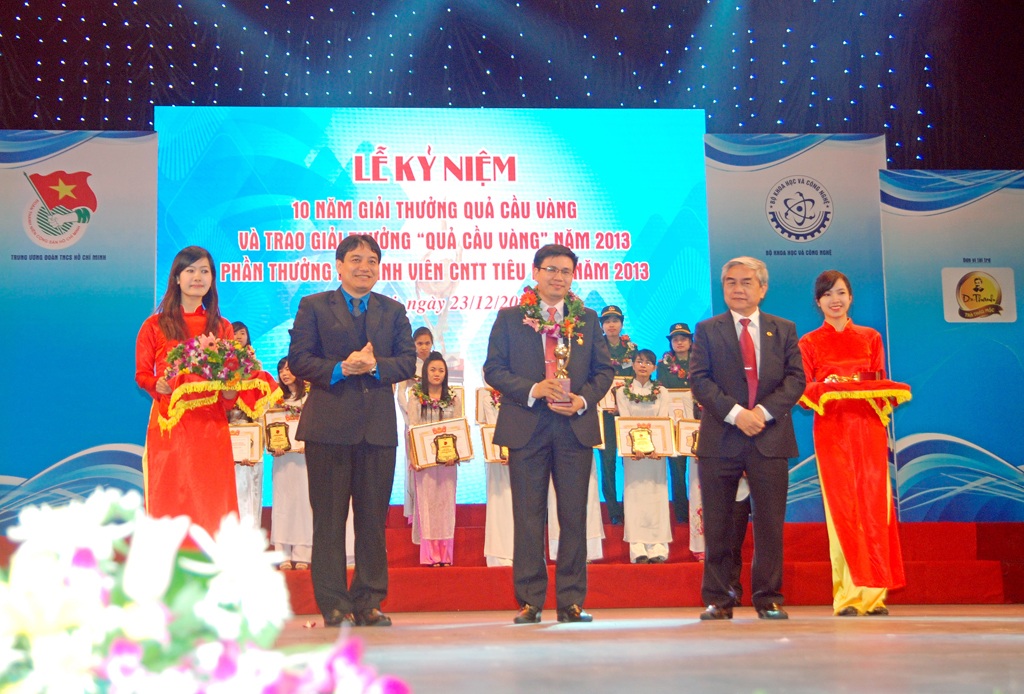 Trường Đại học Công nghệ: Đổi mới tuyển sinh đào tạo thạc sĩ nhằm đáp ứng nhu cầu XH - 2 Giảng viên của Trường ĐHCN nhận giải thưởng Quả cầu vàng