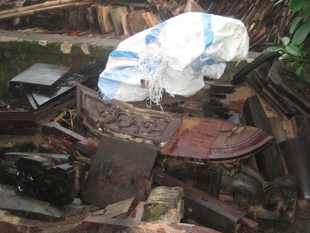 Di tích cổ hơn 100 năm tuổi bị đem ra mua bán - 1