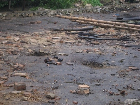 Di tích cổ hơn 100 năm tuổi bị đem ra mua bán - 2