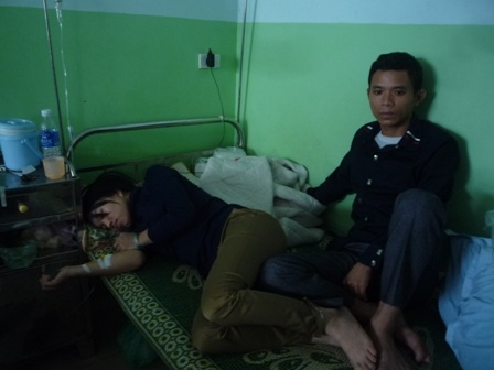 Vụ nữ công nhân bị đổ keo 502 vào tay: Xuất hiện nghi vấn mới - 1