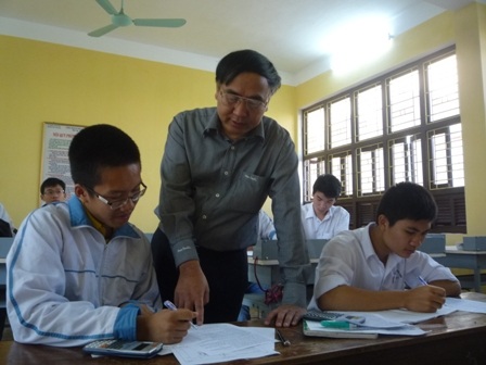 Thầy giáo dạy Lý và “bộ sưu tập” huy chương  - 1