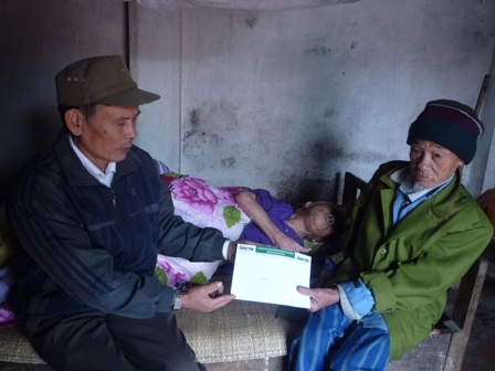 Sưởi ấm  “hai ngọn đèn trước gió” trong mùa đông giá lạnh - 2