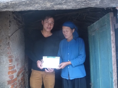 Ngày tết ấm áp đến với người mẹ hơn 20 năm nhốt con trong nhà - 1