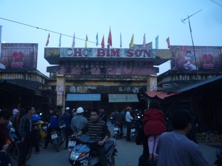 Vụ 800 tiểu thương giữ chợ: Hủy hợp đồng bán chợ cho tư nhân - 2