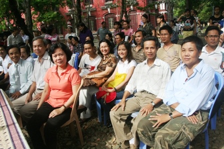 Cuồng nhiệt cổ vũ thí sinh Đường lên đỉnh Olympia 2011  - 14