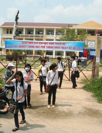 Đề Văn: Hay nhưng hơi khó với HS trung bình - 16