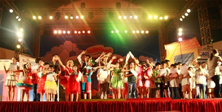 Những “công dân nhí” đầu tiên tốt nghiệp trại hè “Thành phố những người lớn tí hon”  - 6