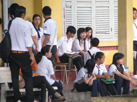 Sáng nay, hơn 1 triệu thí sinh bắt đầu thi tốt nghiệp THPT - 10