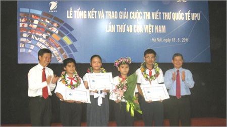 Nam sinh TPHCM đoạt giải nhất cuộc thi viết thư UPU - 1 Nam sinh TPHCM đoạt giải nhất cuộc thi viết thư UPU - 1