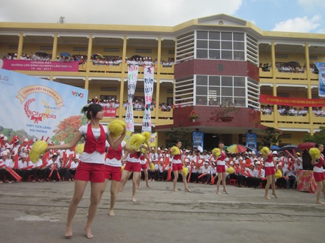 Cuồng nhiệt cổ vũ thí sinh Đường lên đỉnh Olympia 2011  - 27