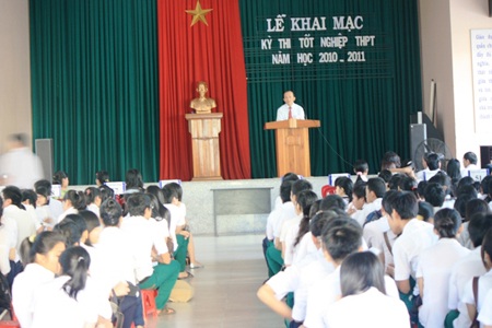 Thí sinh bước vào buổi thi đầu tiên - 7