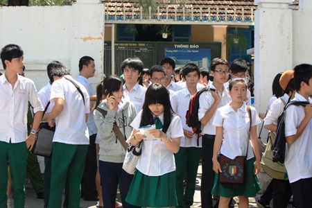 Đề Văn: Hay nhưng hơi khó với HS trung bình - 4 Đề Văn: Hay nhưng hơi khó với HS trung bình - 4