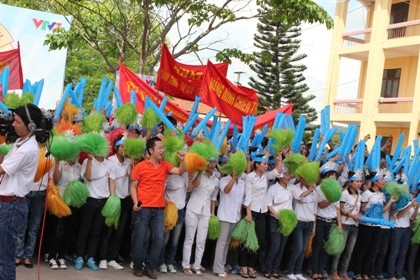 Cuồng nhiệt cổ vũ thí sinh Đường lên đỉnh Olympia 2011  - 23