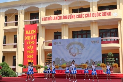 Cuồng nhiệt cổ vũ thí sinh Đường lên đỉnh Olympia 2011  - 22