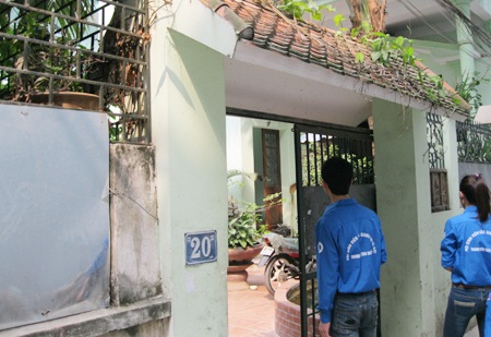 SV tình nguyện Bắc Giang ra quân tìm phòng trọ giá rẻ mùa thi - 3 SV tình nguyện Bắc Giang ra quân tìm phòng trọ giá rẻ mùa thi - 3