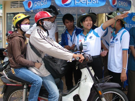 Sĩ tử ồ ạt đổ về ĐH Cần Thơ dự thi đợt 2 - 2