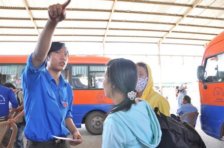 Giảng viên trẻ 7 năm tiếp sức mùa thi - 1