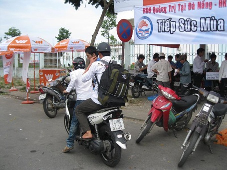 “Trực chiến” ngày đêm tiếp sức cho sĩ tử - 2 “Trực chiến” ngày đêm tiếp sức cho sĩ tử - 2