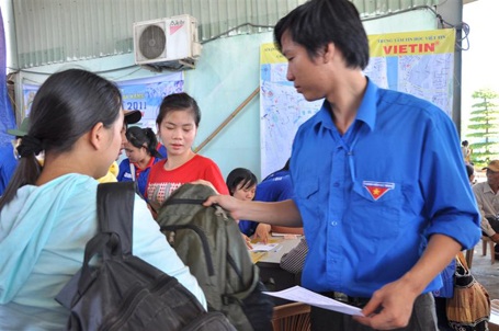 Giảng viên trẻ 7 năm tiếp sức mùa thi - 2