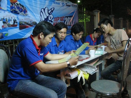 “Trực chiến” ngày đêm tiếp sức cho sĩ tử - 1 “Trực chiến” ngày đêm tiếp sức cho sĩ tử - 1