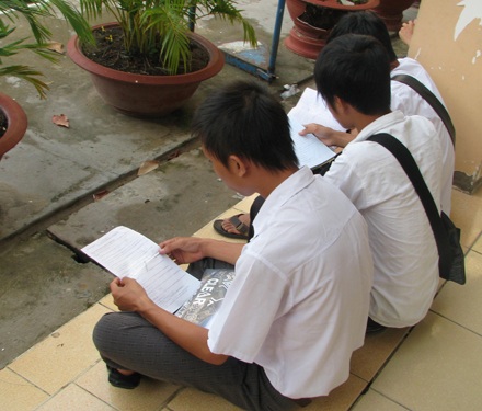 Thí sinh hoàn thành môn thi đầu tiên - 10